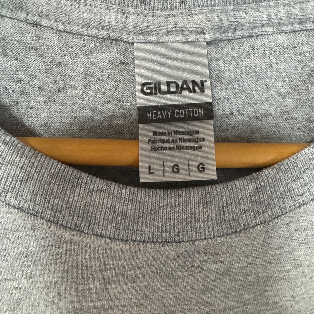 Gildan Gray Yellowstone ‘John Dutton' Graphic Tee- NEVER WORN - Picture 3 of 4